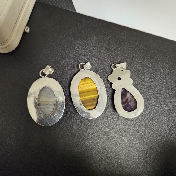 Pendants - Picture 3 of 3